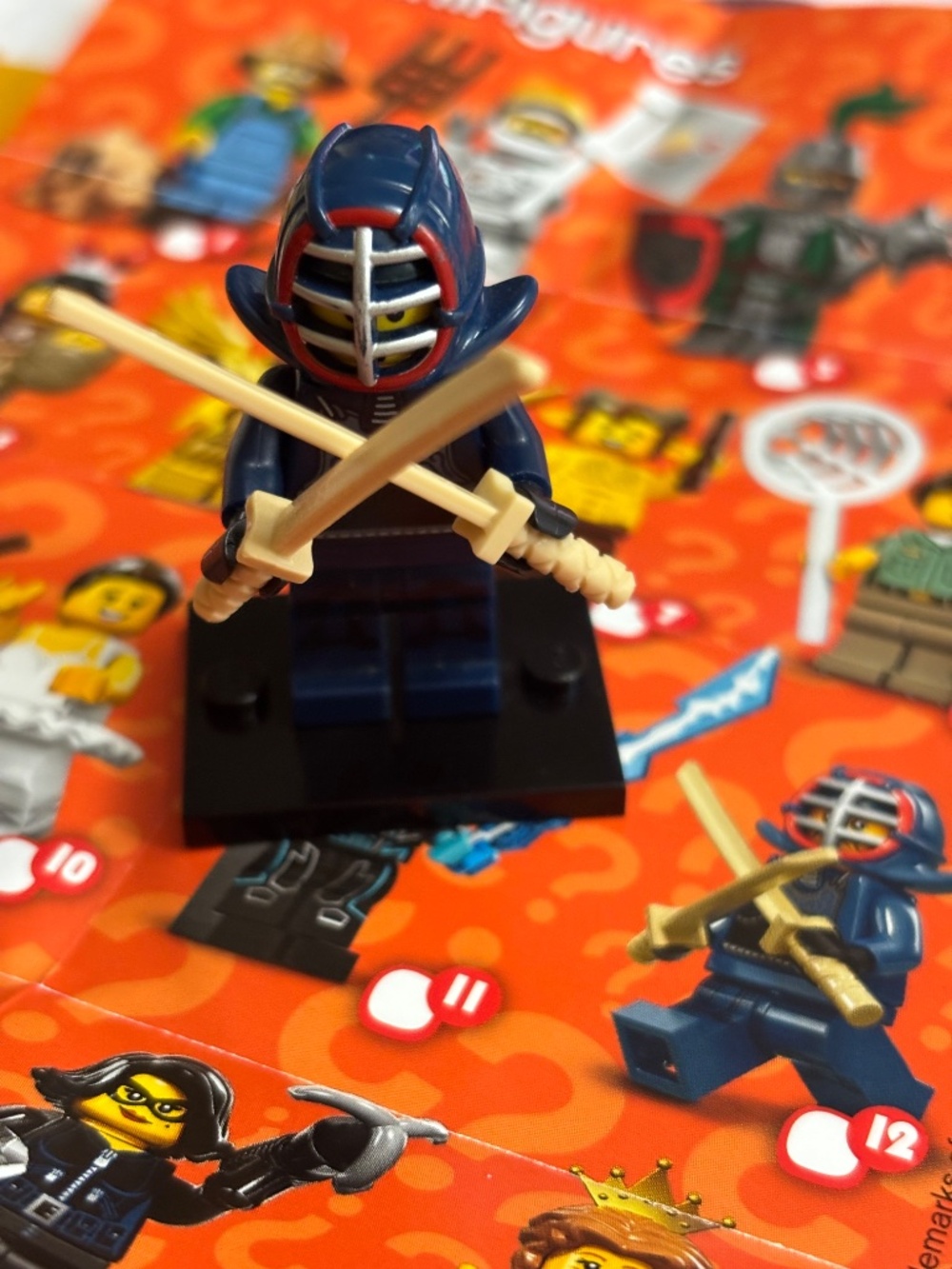 LEGO SERIES 15 "Kendo Fighter" col15-12 with stand, pamphlet & accessories.